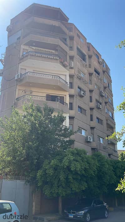 Apartment for sale in the old Pyramids Gardens behind Regency Hotel and Christo Restaurant and on the run