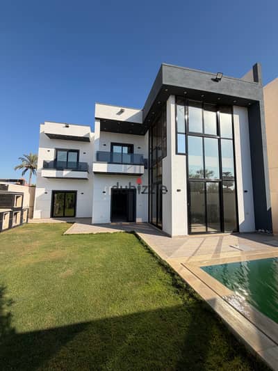 فيلا فاخره بحمام سباحه للبيع في كينج مريوط | الإسكندريه •