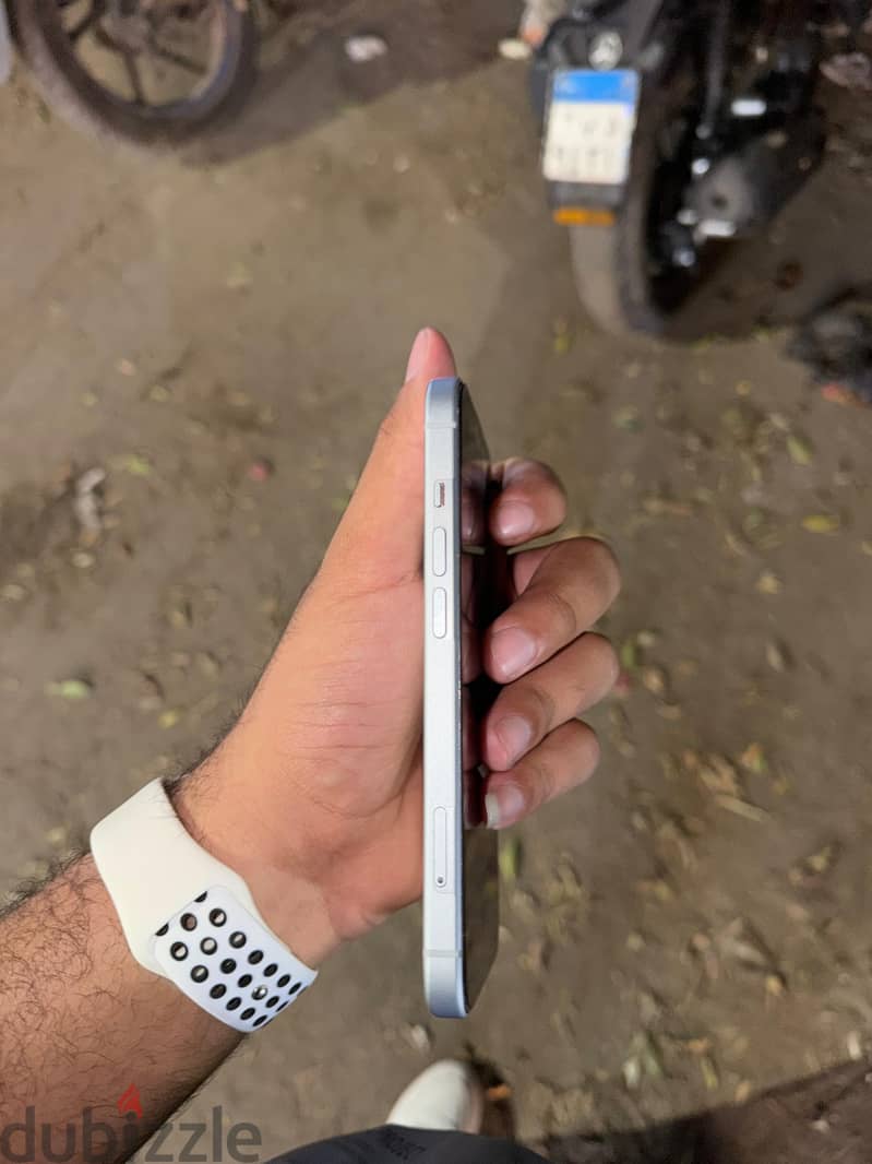 Apple - iPhone 15 6