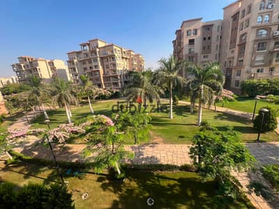 Apartment for sale in Madinaty, 211m² in B2, ultra-super-luxurious finishing, first occupancy, wide garden view