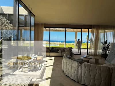 Villa for sale, 270 square meters, in Al-Marasem, with 5 furnished rooms, a view of the sea from all rooms, fully finished with air conditioning and kitchen