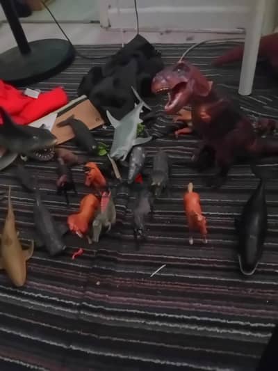 15 animal figures
