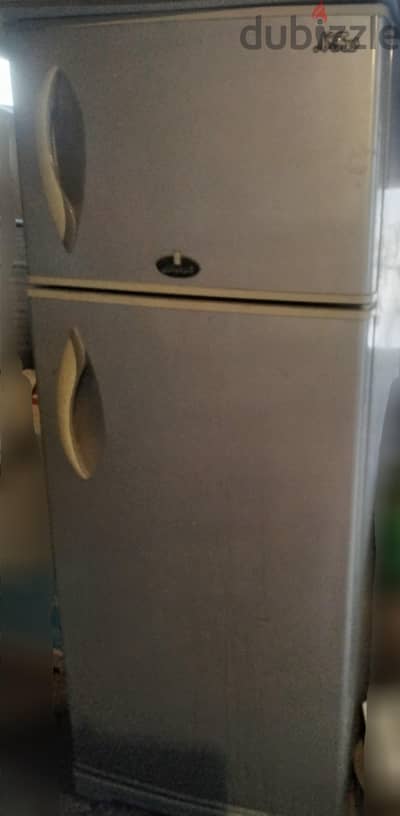 ثلاجة  كريازى  ١٤  قدم  جيدة  جدا