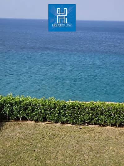 Directly on the sea, a townhouse villa for sale, ready for immediate occupancy and viewing, at the lowest price in the market in Boho Ain Sokhna.