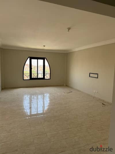 Unfurnished apartment for rent 196 sqm at a special price company finishes near services and Gates 17 and 19 in Phase 5 Al Rehab