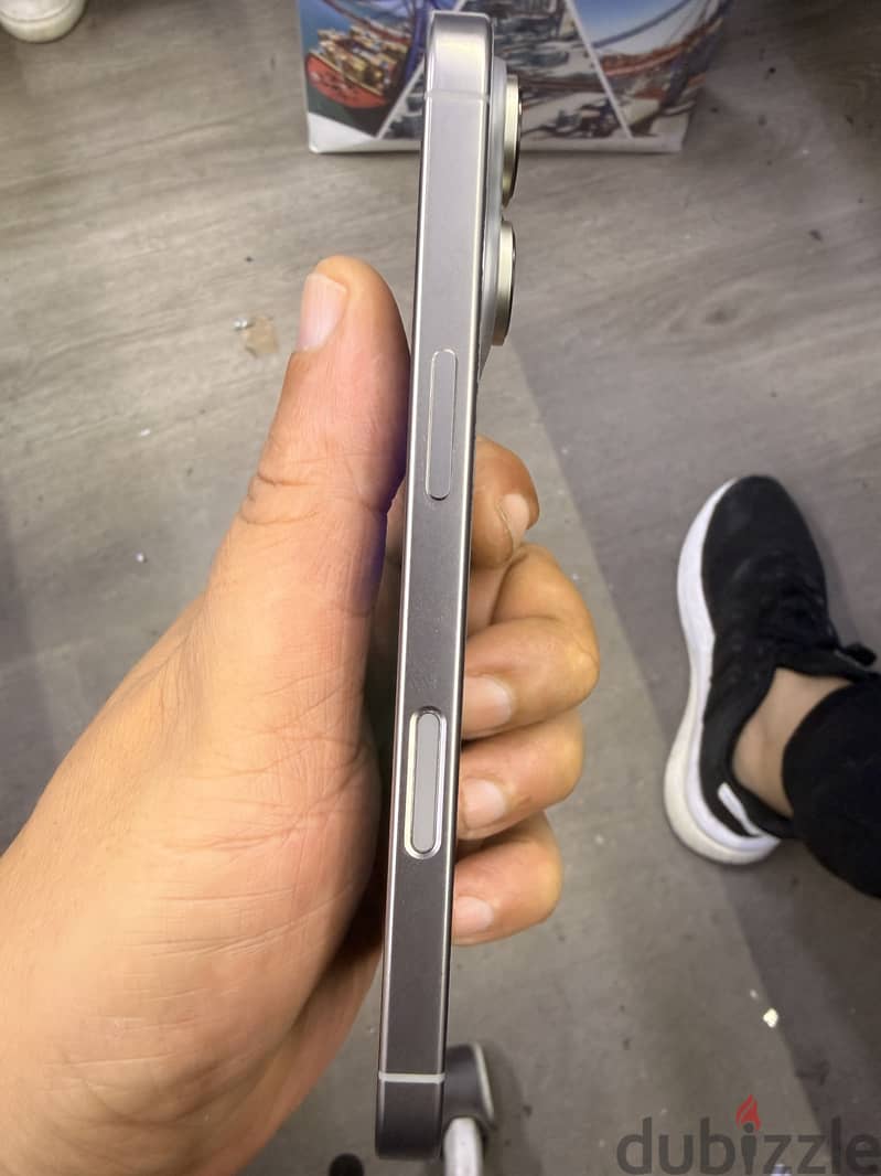 Apple - iPhone 16 Pro 3