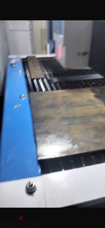 مكنه ليزر  fiber laser