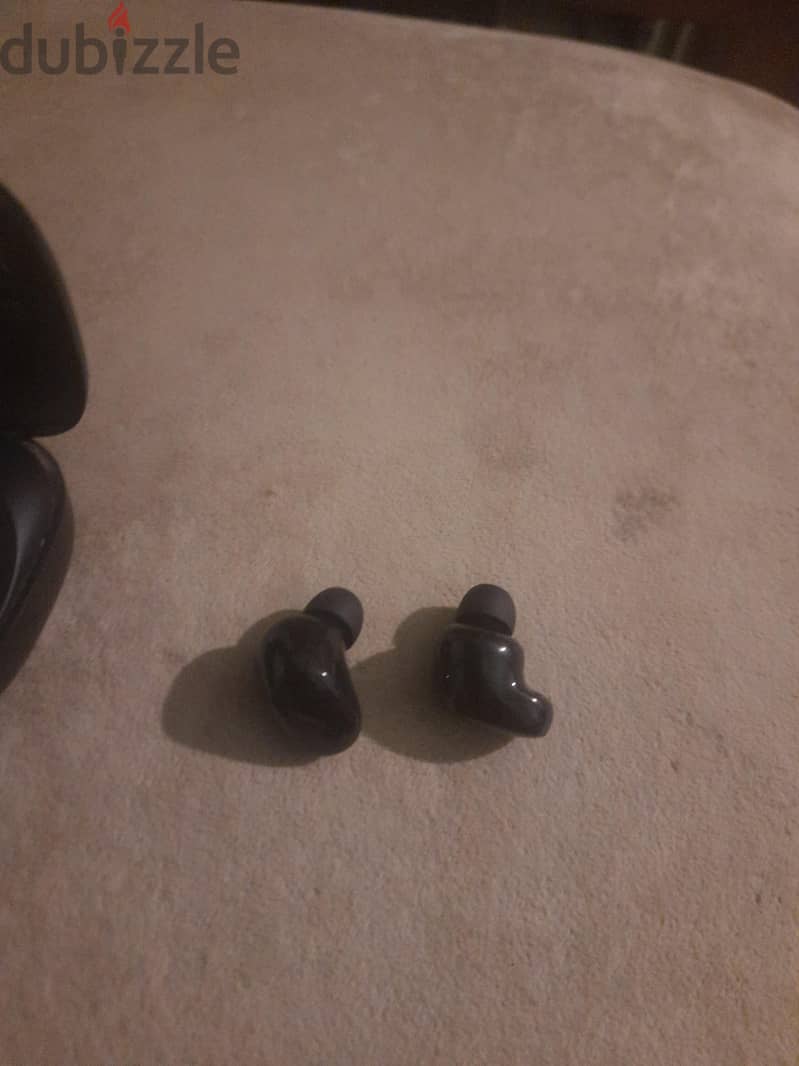 EarBuds 1