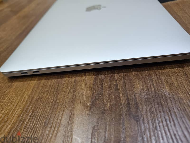 Macbook Pro M2 512 ssd touch Bar 2