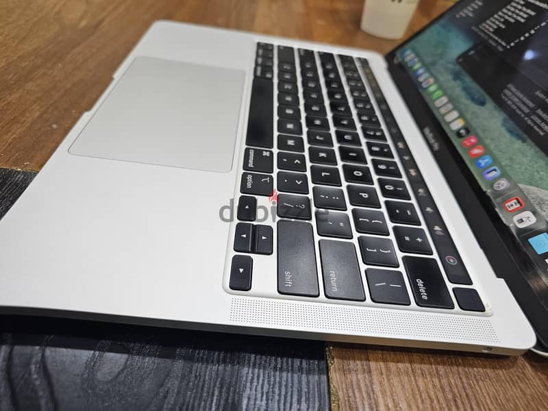 Macbook Pro M2 512 ssd touch Bar 3
