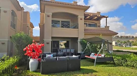 شاليه استلام فوري علي البحر sea view fully finished للبيع في لافيستا 6 la vista العين السخنة