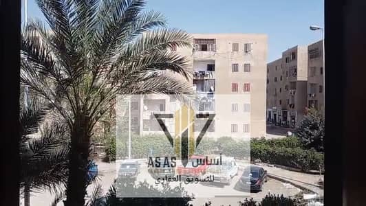 شقة للبيع في اسكان الشباب التجمع بالقرب من مدينة الشروق ومدينة نصر والمعادى