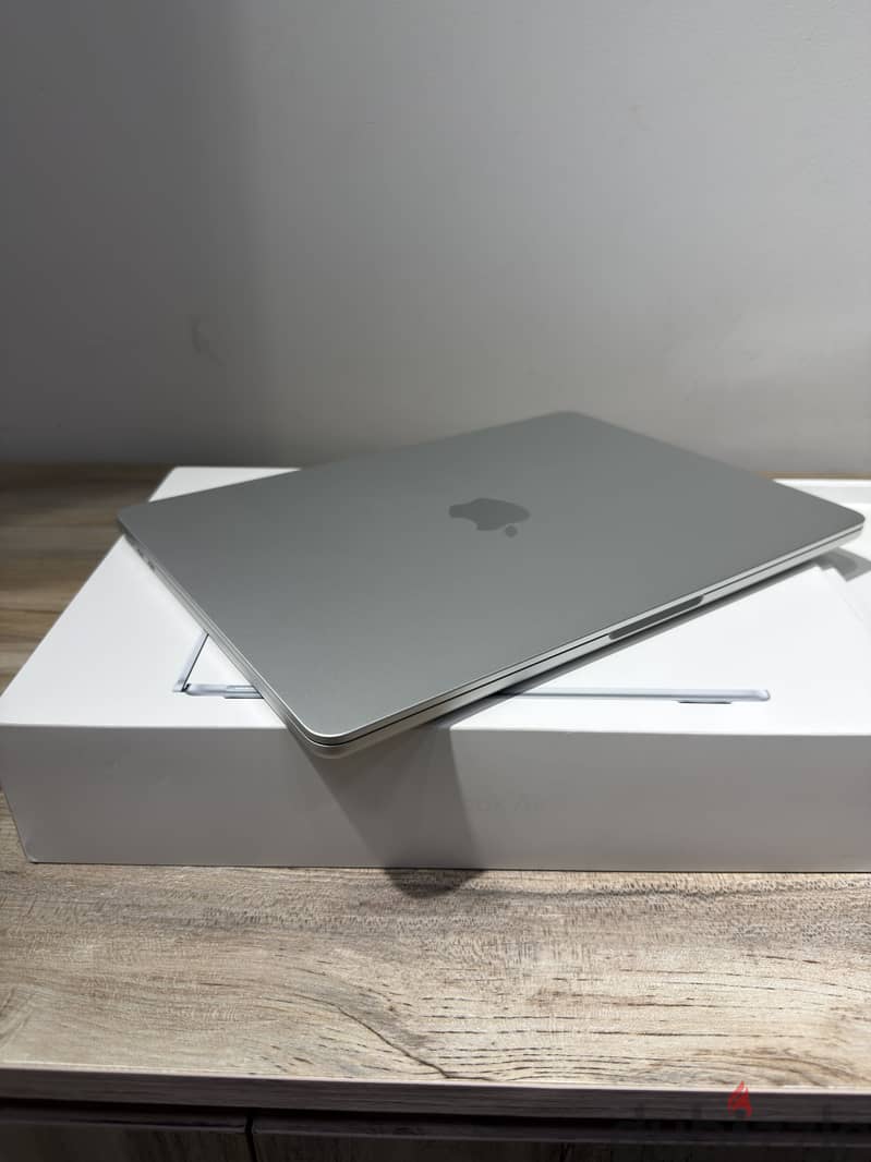 MacBook Air 13” M2 New Arabic Keyboard 1