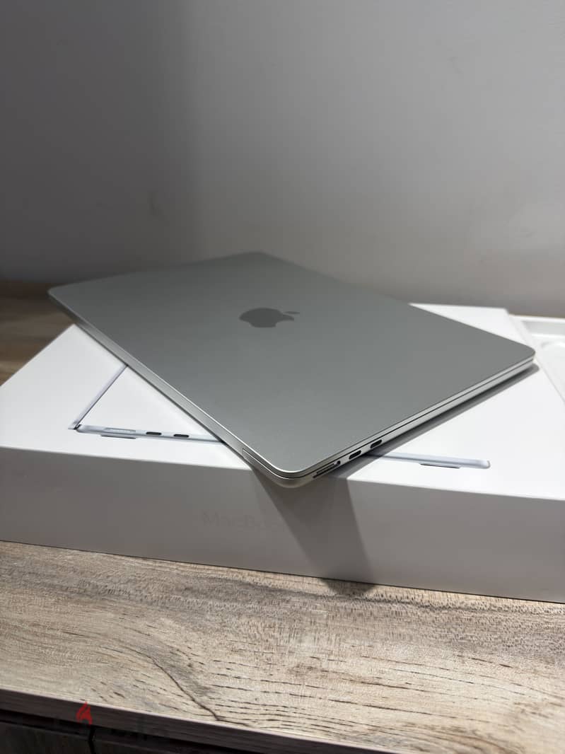 MacBook Air 13” M2 New Arabic Keyboard 3