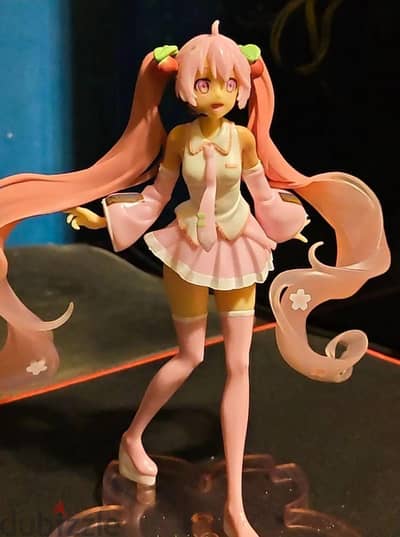 Sakura Miku figure