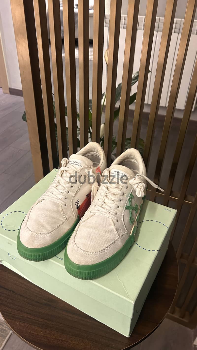 Off-White Vulcanized Low Sneakers – White/Green 3