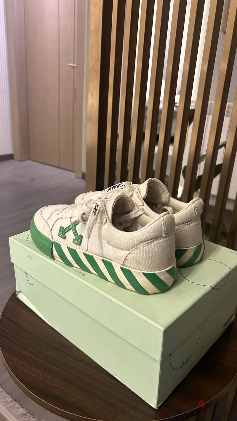 Off-White Vulcanized Low Sneakers – White/Green 4