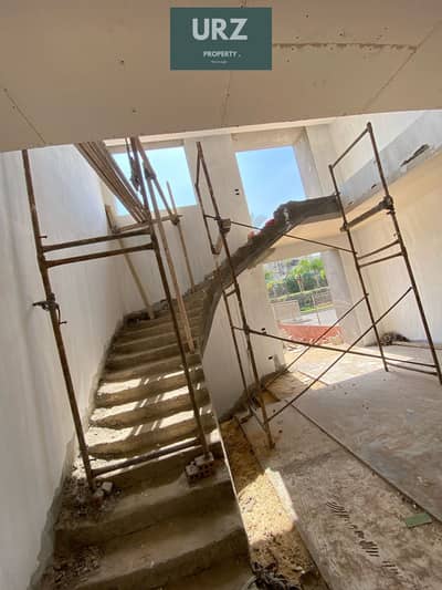 3-story villa in Mostakbal City on Suez Road & Al Amal Axis, with 12year installments or a huge instant discount near Green Square Talda Butterfly
