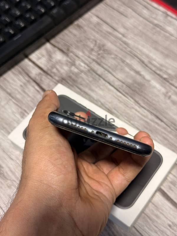 iphone 11 128 GB 7