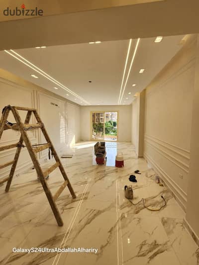 For sale in Al Khumael, third phase, in the first residence, first floor, ultra super lux, 3 bedrooms, 2 bathrooms, sea view, very large street