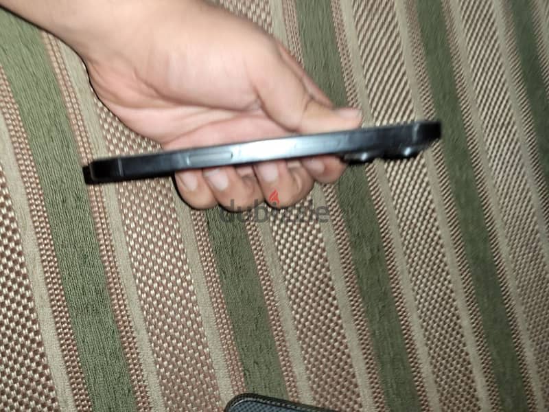 Apple - iPhone 16 Pro 1