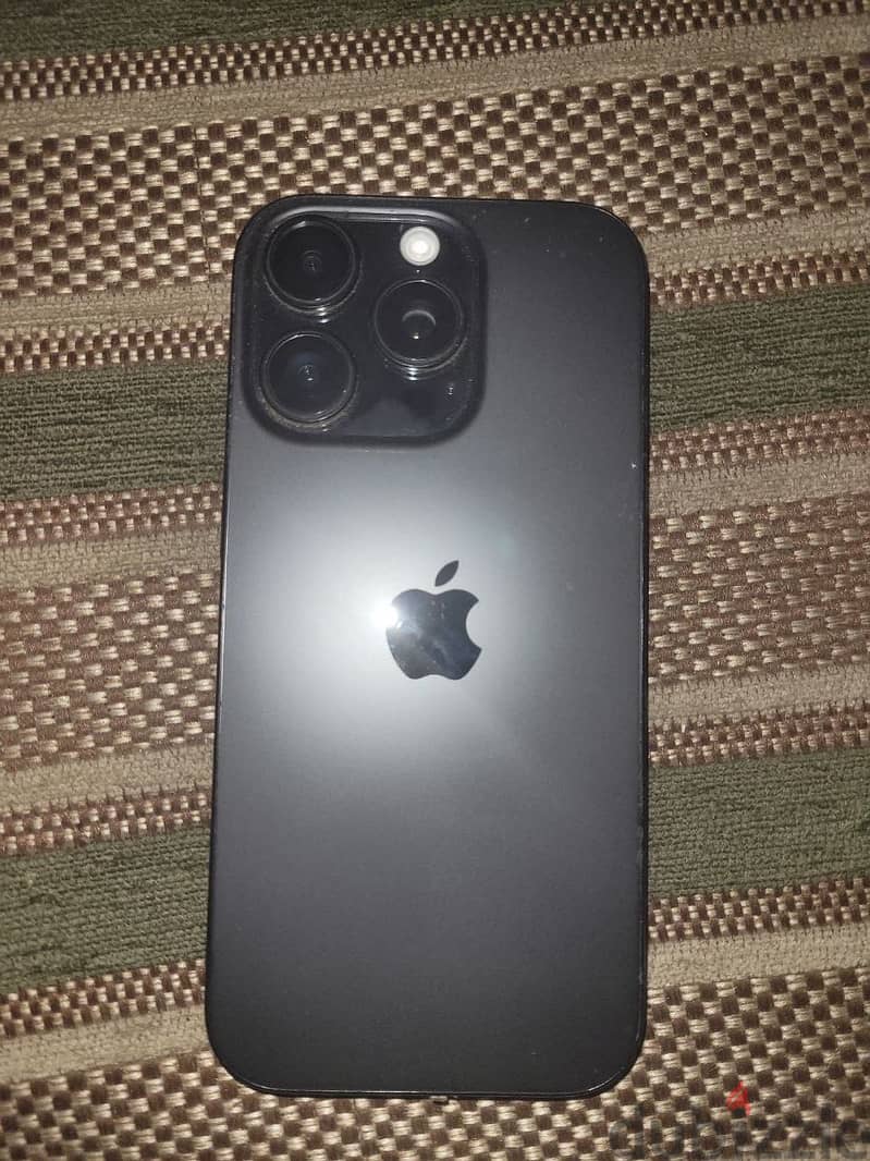 Apple - iPhone 16 Pro 3