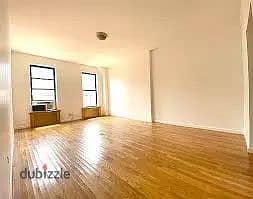 125 m apartment for sale, super lux finishing. It has all facilities: water, electricity, natural gas, and an elevator. 2 bedrooms, 3-piece reception, kitchen, bathroom. On the sixth upper floor in Alexandria, Al-Ajami, Al-Baytash main street, next to the National Bank, in a very distinguished location.