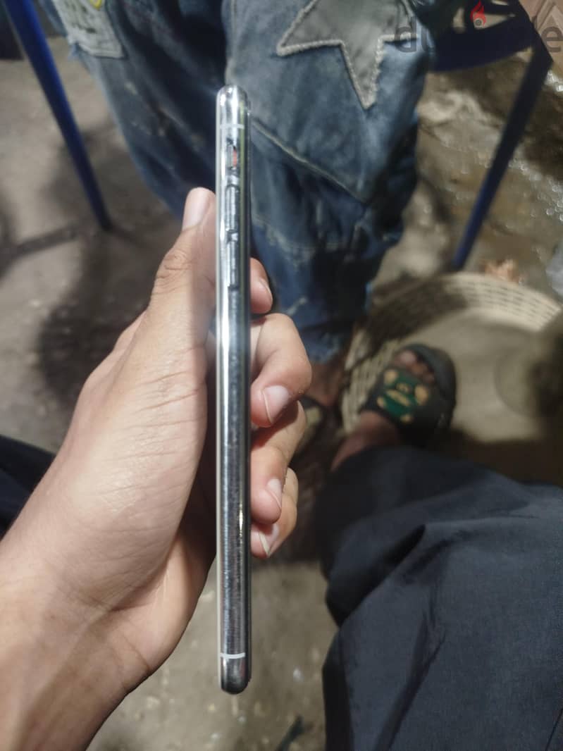 Apple - iPhone XS Max 2