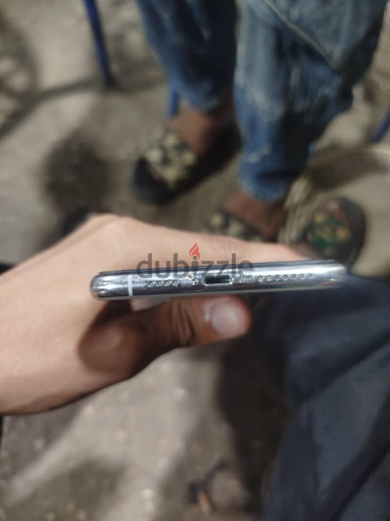 Apple - iPhone XS Max 3