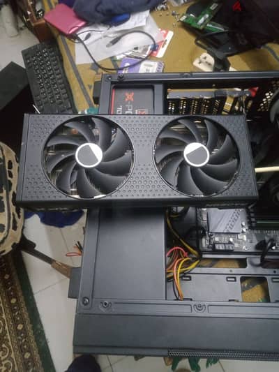 كرت شاشه rx7600xt. 16 giga
