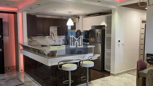 Apartment for rent fully furnished at the highest finishing level Super Lux, very distinguished location steps from the First Season Park Mall 