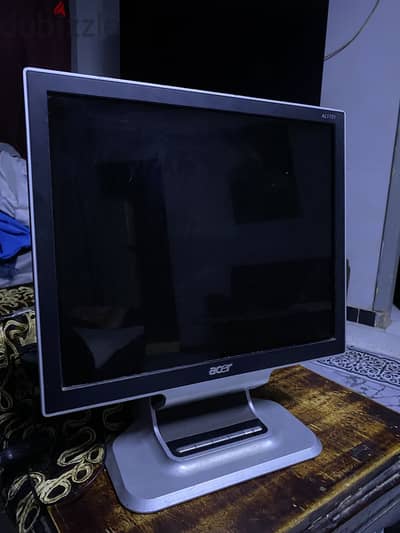 للبيع شاشة Acer LCD مقاس 17 بوصة - موديل AL1751A