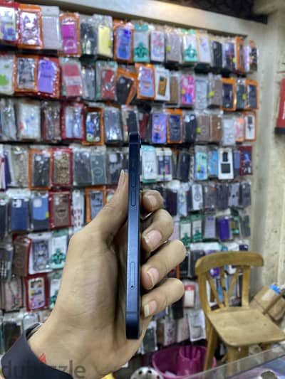 Apple - iPhone 13