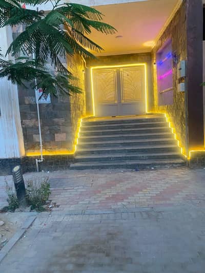 شقة مفروشة للإيجار | دار مصر الأندلس - أول سكن   *Fully Furnished Apartment for Rent | Dar Misr Al Andalus*    مفروشة بالكامل - جديدة أول سكن - للعائلات   المساحة: 140م²   الطابق الخامس  3 غرف نوم   3 حمام    الحد الأدنى للإيجار: 6 شهور   مناسبة للعائلات