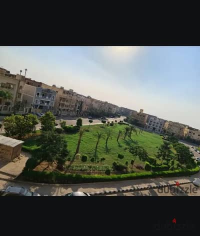 شقه للايجار بفيلات البنفسج 300م فيؤ جاردن موقع مميز وسعر رائع