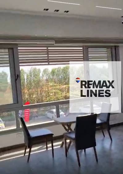 Fully Equipped Car Wash & Auto Service Center for Rent in Madinaty – Craft Zone  A ready-to-operate car wash and auto service center located in Madinaty’s Craft Zone, offering 100 sqm divided over two floors.  The property is currently operationally ready