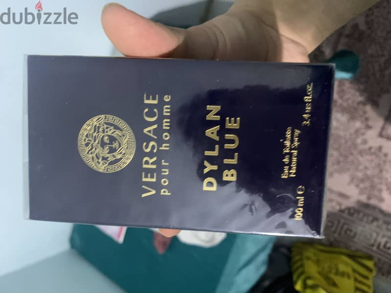 Versace dylan blue 1