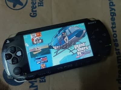 psp 1000 +لعبة30 +شاحن + الكرت8جيجا +بطارية