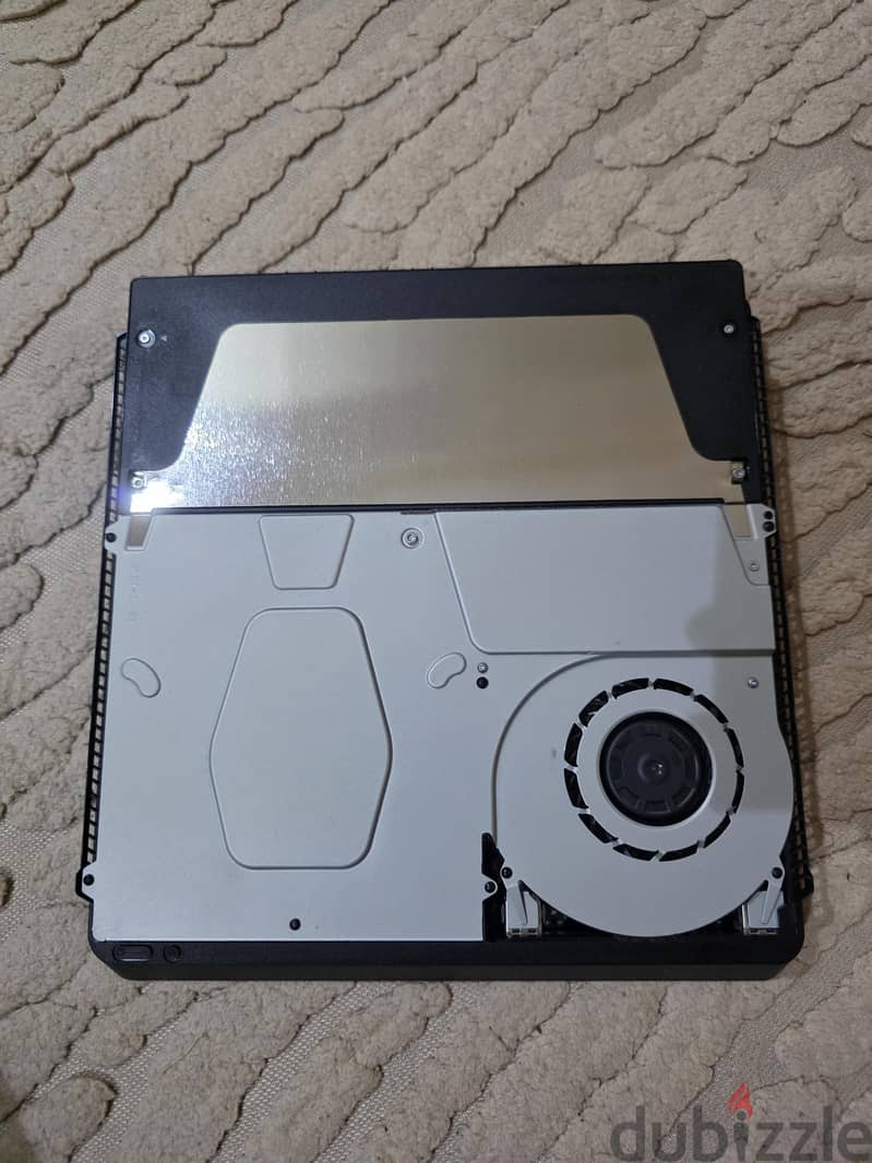playstations 4 slim 2