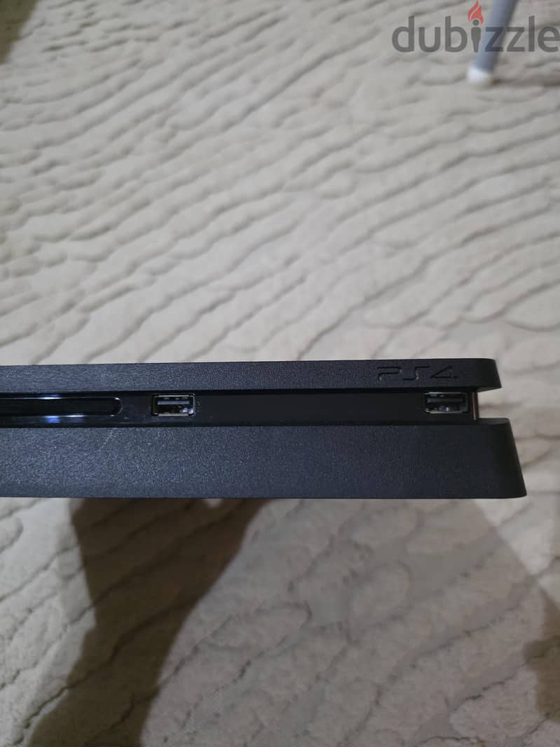 playstations 4 slim 3