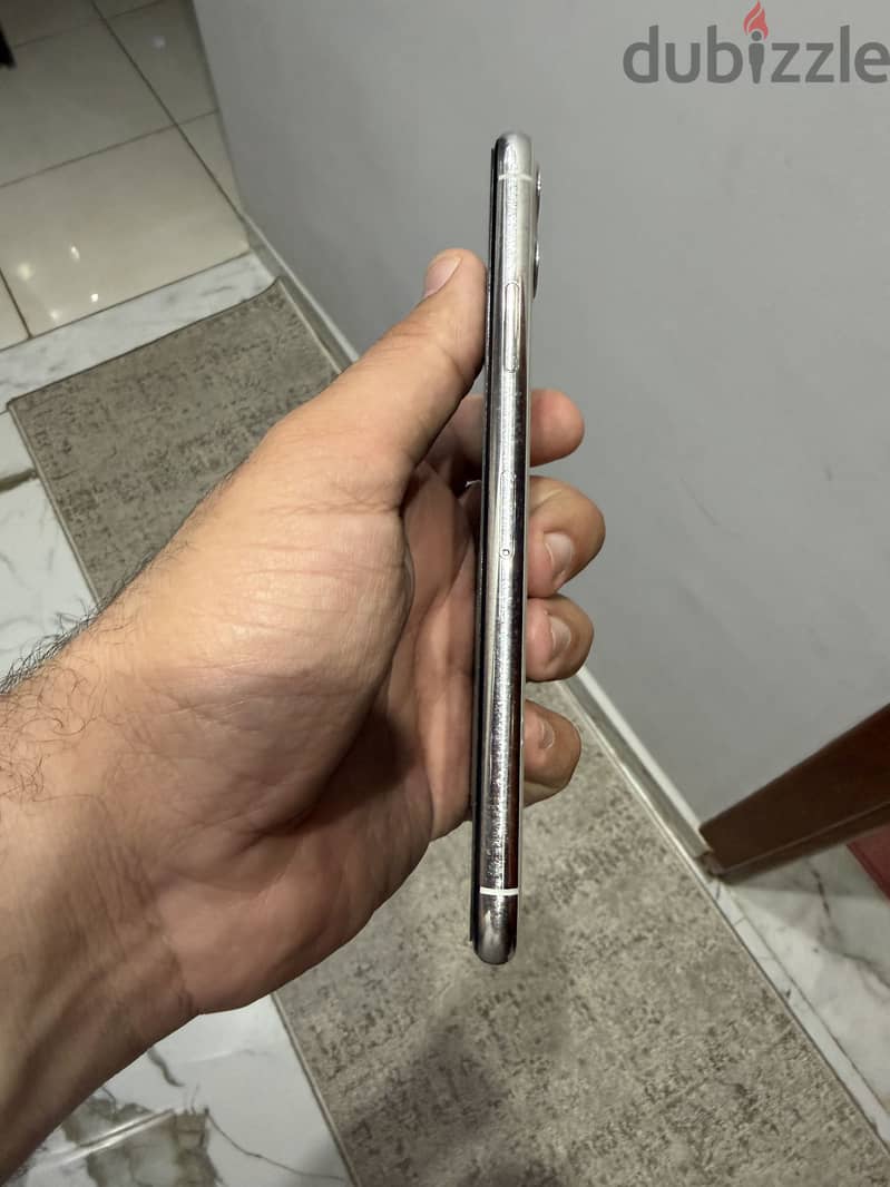 Apple - iPhone 11 Pro Max 1