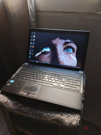 لاب توب Toshiba Tecra R950 بحالة ممتازة واستعمال خفيف