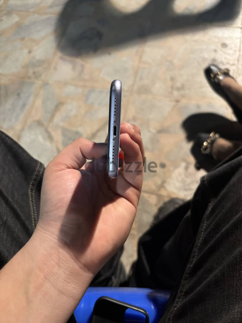 Apple - iPhone 11 3