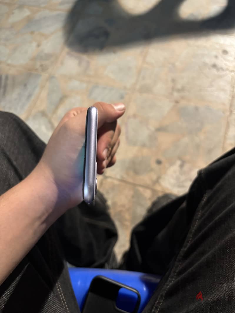Apple - iPhone 11 6