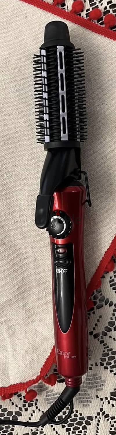 للبيع: فرشاة شعر كهربائية حرارية (Hot Air Brush) للبيع: فرشاة شعر كهربائية حرارية (Hot Air Brush)