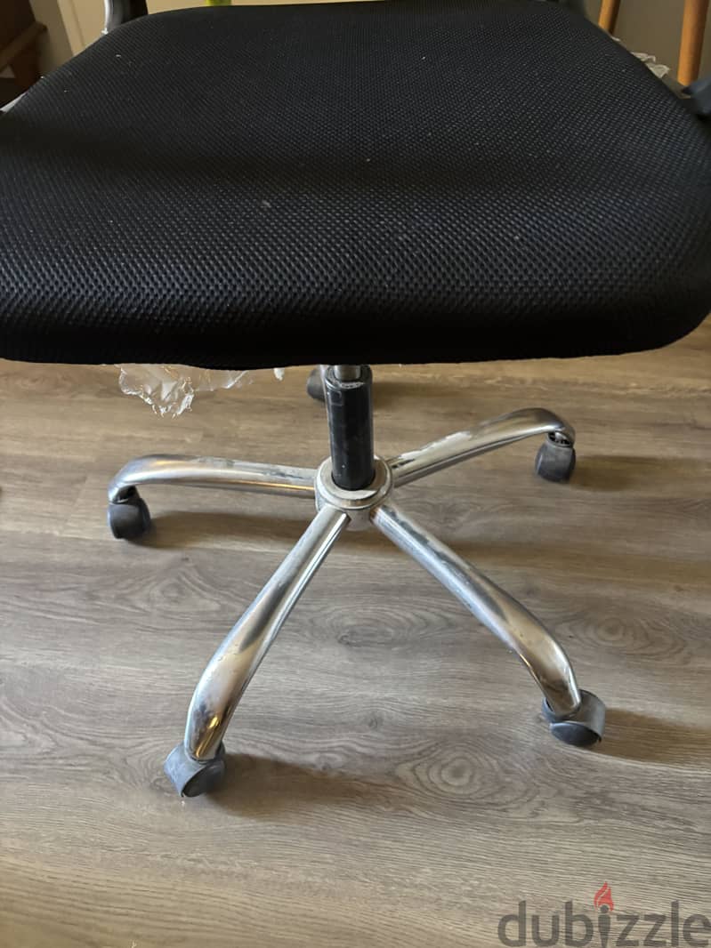 Office chair 1