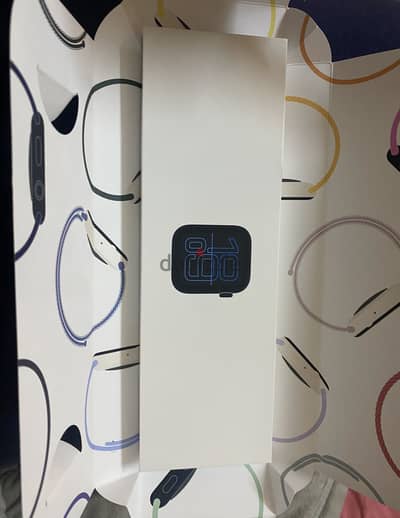 Apple watch se 3 40mm جديدة (دهبي/اسود)