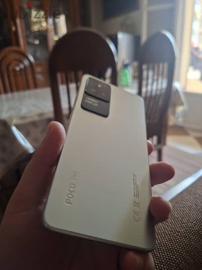 Xiaomi Poco F4