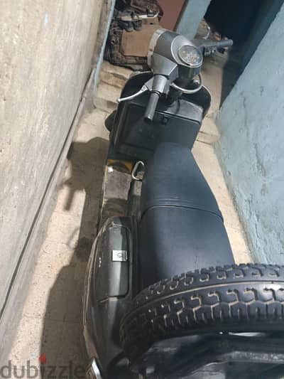 فيسبا للبيع فيها رخصه سنه ونص  للتواصل 01003742045