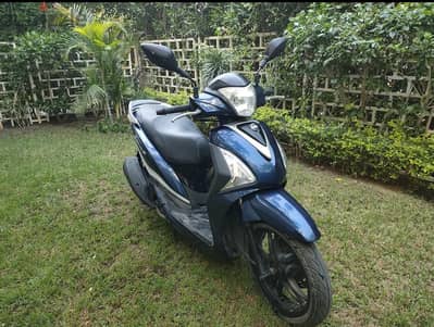 SYM Symphony ST 200 cc- 2022- 3500 km- license unti 2028l SYM Symphony ST 200 cc- 2022- 3500 km- license unti 2028l